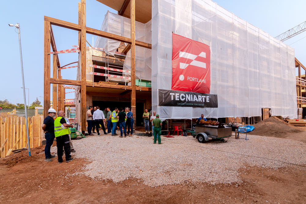 “Pau de Fileira” celebration at the Town Gardens construction site