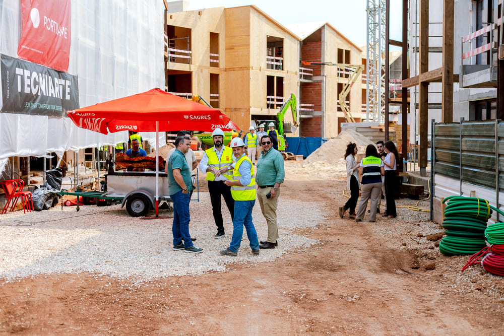 “Pau de Fileira” celebration at the Town Gardens construction site