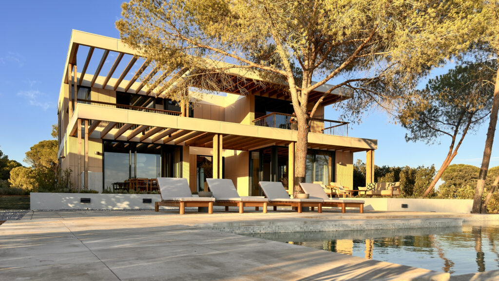 A new concept in sustainable architecture is redefining the lifestyle in Vilamoura: Arcaya - Prime Sustainable Village, developed by Bondstone.